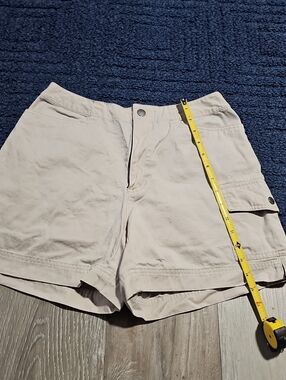 Liz Claiborne Light Beige Women's Shorts